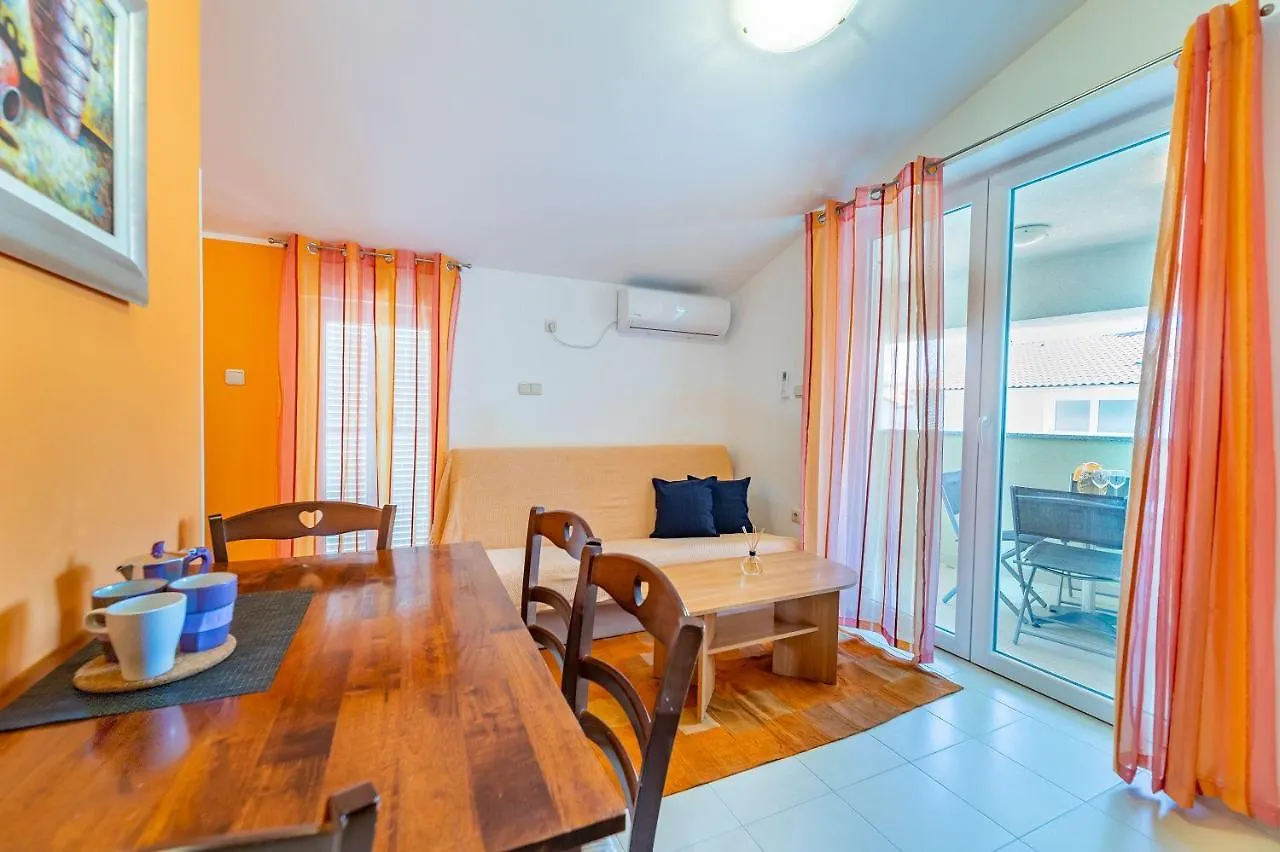 Nur 350 Meter Zum Kieselstrand Baska  Apartment